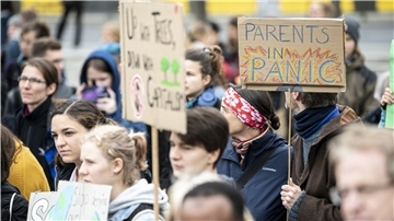„Parents for Future“ in Zeven: Eltern wollen eine Zukunft Nicht nur Schüler wollen eine Zukunft, auch Eltern: „Parents for Future“ heißt die neugegründete Bewegung in Zeven.