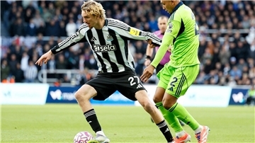 Woltemade an den Pfosten: Newcastle gewinnt spät Nick Woltemade holte mit Newcastle United den nächsten Sieg.