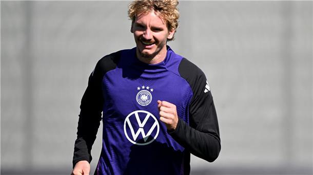 Woltemades irrer Sommer: Rückkehr nach Bratislava Nick Woltemade ist nach einem wilden Sommer guter Laune.