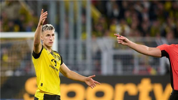 Wichtig für BVB und Nagelsmann: Schlotterbeck ist wieder da Nico Schlotterbeck lenkt das Dortmunder Spiel von hinten.