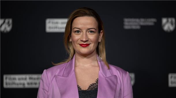 Nina Gummich spielt die Hauptrolle in der Krimi-Reihe „Theresa Wolff“. Als titelgebende Forensiker wird sich nach der Episode „Passion“ noch ein weiteres Mal zu sehen sein, bis ein neues Team beim Thüringen-Krimi des ZDF übernimmt. (Archivbild)