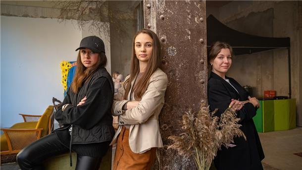Nina Horodylova, Olga Derevianko und Anja Tolpekina (von links) sind vor den Bomben geflüchtet.