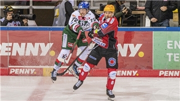 Nino Kinder (rechts) und die Fischtown Pinguins treffen am Freitag erstmals in dieser Saison auf die Augsburger Panther - ein Team mit Überraschungspotenzial.