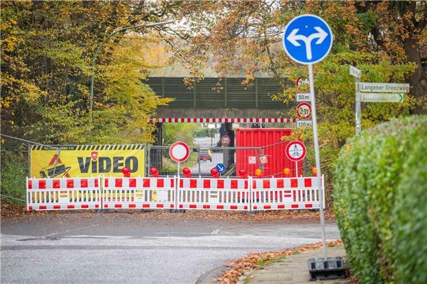 Noch bis voraussichtlich 13. Dezember 2024 bleibt die Straße Im Gandersefeld voll gesperrt. 
