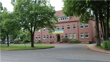 Noch ist es ruhig an der Grundschule in Tarmstedt. Damit wird es vorbei sein, wenn die Umsetzung des Neun-Millionen-Euro-Bauprojektes beginnt.