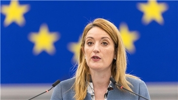 Noch ist unklar, ob der EU-Parlamentspräsidentin Roberta Metsola Konsequenzen drohen.