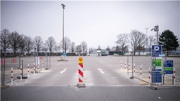Noch sind die Flächen frei, doch am Mittwoch- und Freitagabend wird es voll vor der Stadthalle in Bremerhaven. Besucher sollten deshalb möglichst mit dem ÖPNV anreisen.