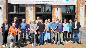 Die Nordenhamer Delegation vor der Lokhalle in Göttingen.