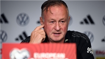 Nordirlands Trainer steht gegen Deutschland vor einem Jubiläum. 