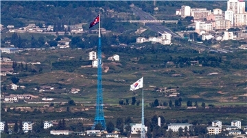 Nordkorea hat nach Angaben des südkoreanischen Militärs mindestens eine potenziell atomwaffenfähige Rakete abgefeuert.