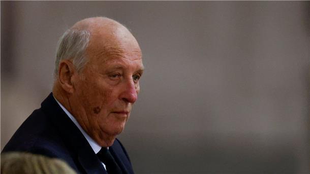 Norwegens König Harald V. muss für einige Tage im Krankenhaus bleiben.