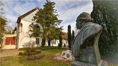 Nun hilft Berlin: Der Bund fördert die Sanierung des Hermann-Allmers-Hauses mit mehr als 420.000 Euro.