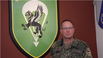 Ein Kommandeur des Fallschirmjägerregiments 31