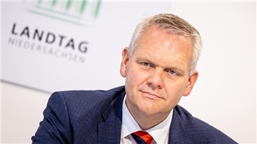 „Ohne Überzeugungskraft“ lehne das Bundeswirtschaftsministerium den Antrag aus Butjadingen ab, kritisiert Björn Thümler (CDU). 