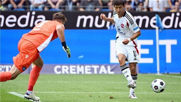 Okunuki erzielte für Nürnberg das 1:0 in Karlsruhe.