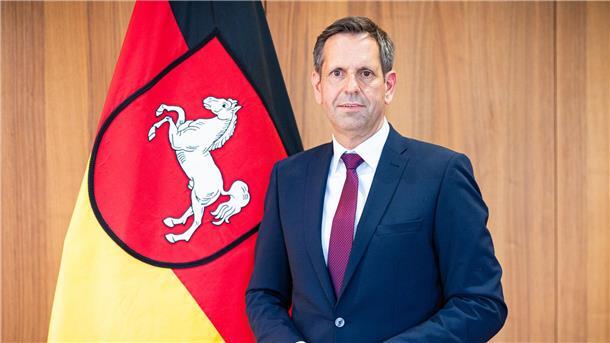 Lies kündigt milliardenschwere Investitionsoffensive an Olaf Lies hat im Landtag seine Pläne als Ministerpräsident vorgestellt.