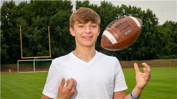 Ole Wohlfahrt ist ein American-Football-Talent aus dem erfolgreichen B-Jugend-Team der Bremerhaven Seahawks und wird jetzt für zehn Monate Erfahrungen in den USA sammeln.