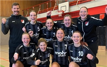 Olga Riske aus Selsingen (Nummer 3) spielt derzeit erfolgreich Faustball beim MTV Wangersen.