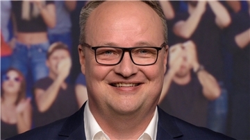 Oliver Welke blickt satirisch auf das Jahr 2022 zurück.