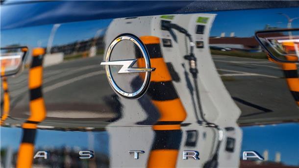 Scholz warnt vor Abschottung europäischer Märkte Opel will seinen Kurs in Richtung Elektromobilität noch entschiedener fahren, wie Opel-Chef Florian Huettl zum Jubiläum ankündigte: „Ab 2025 wird jedes neue Opel-Modell rein batterieelektrisch sein.“