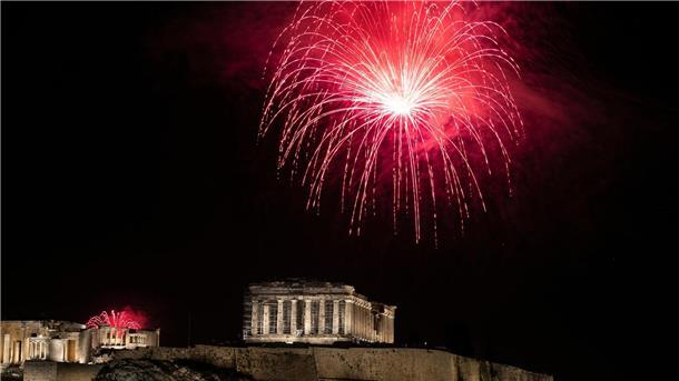 Ostern mit Feuerwerk. (Archivbild)
