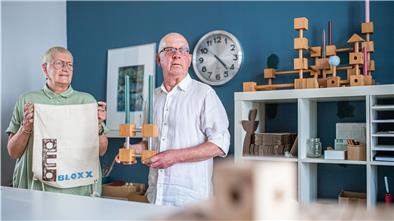 „Otto Bloxx“: Jessica und Jürgen Link haben ein Stecksystem entwickelt, dass sich sowohl als Lernspielzeug für Kinder, in Seniorenheimen als Merkhilfe als auch für Dekoration wandeln lässt.