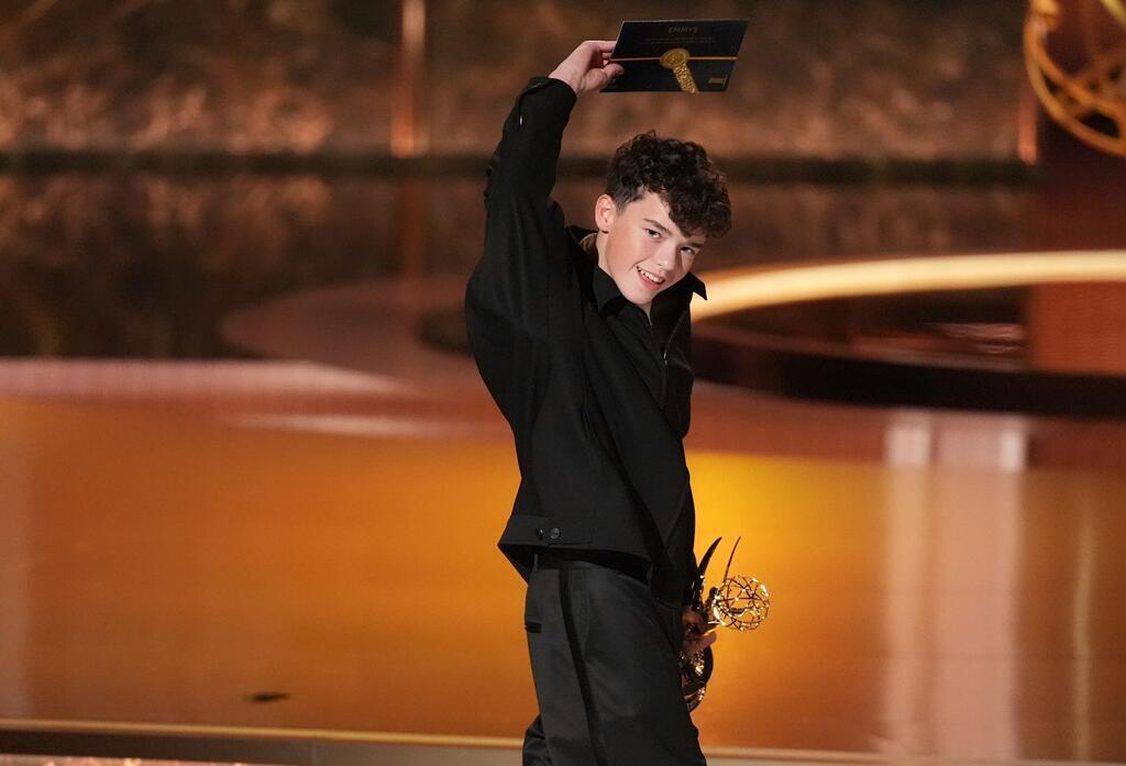 Hollywood feiert sich selbst: Emmy-Abräumer „The Studio“ Owen Cooper aus „Adolescence“ ist jetzt der jüngste Mann, der je einen Schauspielpreis bei den Emmys gewann.