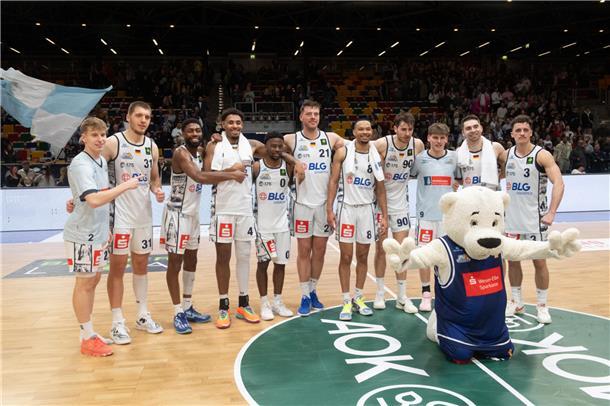 Packende Szenen auf dem Spielfeld – Einsatz bis zur letzten Sekunde.