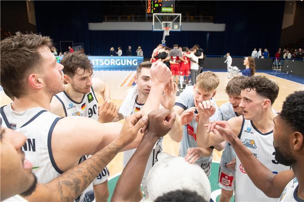 Packende Szenen auf dem Spielfeld – Einsatz bis zur letzten Sekunde.