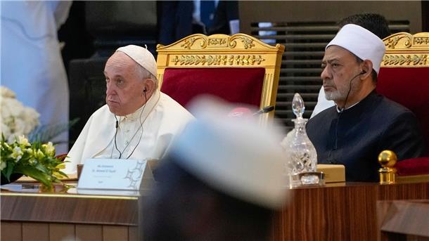 Papst warnt vor „Spiel“ mit Raketen und Bomben Papst Franziskus befindet sich auf einer viertägigen Reise in Bahrain, um den Dialog mit der muslimischen Welt zu fördern.
