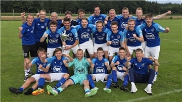 Passend zum Vereinsjubiläum durfte Gastgeber TSV Byhusen über den Gewinn des Fußballturniers der Samtgemeinde Selsingen jubeln. 