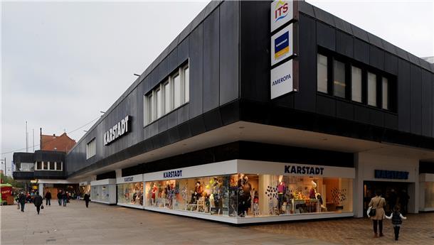 Passt offenbar nicht mehr zum Konzern: Das Karstadt-Kaufhaus in der Fußgängerzone.