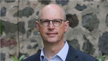 Pastor Holger Siebert, Leiter des Missionswerkes in Hermannsburg, referiert bei der Konferenz.