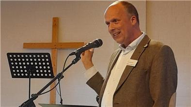 Das Foto zeigt Pastor Markus Stamme. 