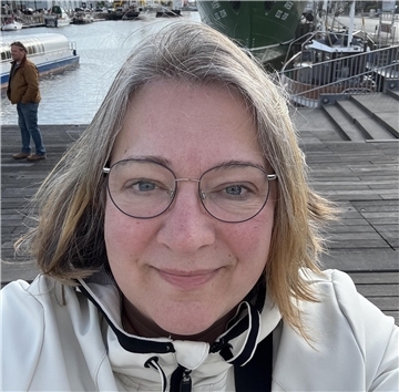 Porträtfoto von Pastorin Bettina Breden. 