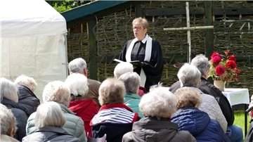 Gottesdienst am Heimathaus Wachholz 