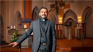 Pater Tomy Jose hat seit 2016 das geistliche Team der katholischen Gemeinde Bremerhaven verstärkt - hier in der Leher Heilig-Herz-Jesu-Kirche. 