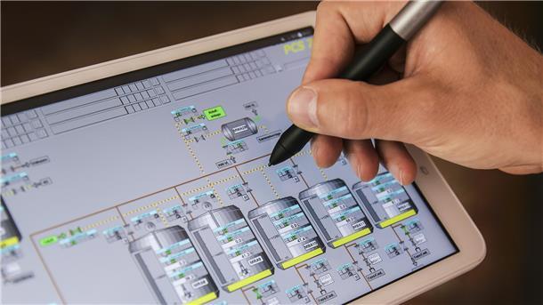 Per Tablet die Produktionsstraße steuern – dafür braucht es gut ausgebildete Fachkräfte. Und wer einen Gesellenbrief hat, macht nicht nur die anspruchsvolleren Jobs, sondern verdient auch deutlich mehr Geld, so die Gewerkschaft NGG.