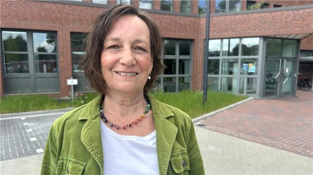 Nordenhamerin Göckemeyer: 40 Jahre Dienst und neue Abenteuer Petra Göckemeyer arbeitet seit knapp 40 Jahren im Öffentlichen Dienst, 15 Jahre davon für den Landkreis Wesermarsch.