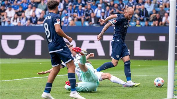 Philipp Hofmann (r) trifft zum zwischenzeitlichen 1:1.