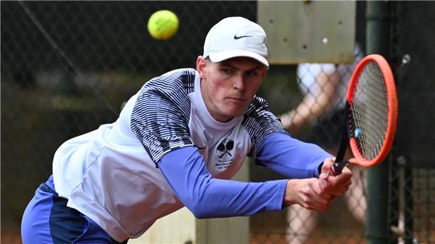 Phillipp Gries (TC Nesse) gewann das Herren A Finale gegen Bastian Tomforde.