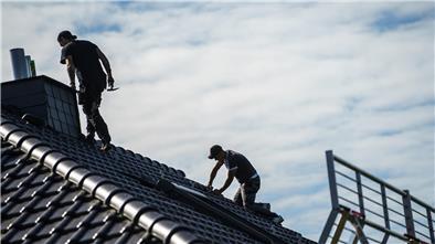 Photovoltaik (PV) ist stark gefragt. Vor allem bei privaten Nutzern. Viele Kommunen sind bei der Ausstattung ihrer Bestandsgebäude dagegen eher zurückhaltend.
