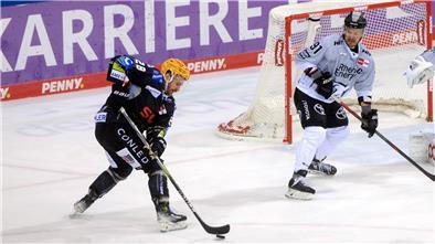 Pinguins-Stürmer Marly Quincy (li.) hätte sich gewünscht, dass die Pinguins sich einen Tick früher in die Begegnung kämpfen.