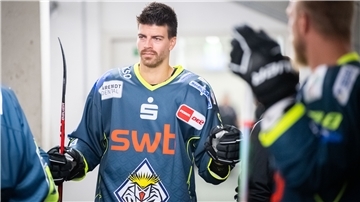 DEL Testspiel: Fischtown Pinguins gegen Grizzlys Wolfsburg. Im Bild: Miha Verlic. Foto: Hartmann