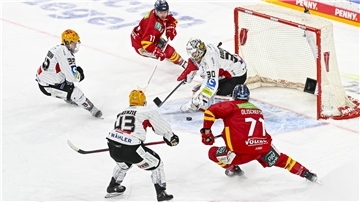 Pinguins-Torhüter Kristers Gudlevskis stand mehr im Mittelpunkt, als ihm lieb sein konnte.