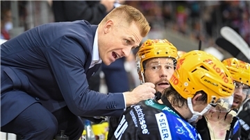 Pinguins-Trainer Alexander Sulzer findet in der Natur zurück zur Entspannung Pinguins-Trainer Alexander Sulzer geht am liebsten in die Natur, um vom Eishockey abzuschalten.