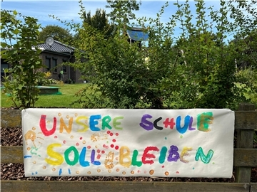 Protest gegen Schulschließung in Wehdel