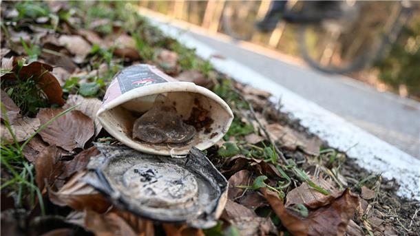 Grüne für konsequentere Umsetzung der Mehrwegpflicht Plastikmüll ist weiterhin ein großes Problem - die Mehrwegangebotspflicht soll helfen, ihn zu reduzieren.