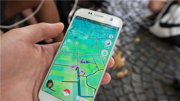 Pokémon Go sorgte beim Start 2016 für Aufsehen damit, dass die Spielefiguren auf dem Smartphone-Bildschirm in der realen Umgebung auftauchten.