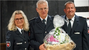 Dieter Klingforth ist der neue Leiter der Polizeiinspektion Rotenburg Polizeipräsidentin Kathrin Schuol führte Dieter Klingforth (Mitte) offiziell in sein neues Amt ein. Jörg Wesemann (rechts) ist jetzt der Vizepräsident der Polizeidirektion Lüneburg.